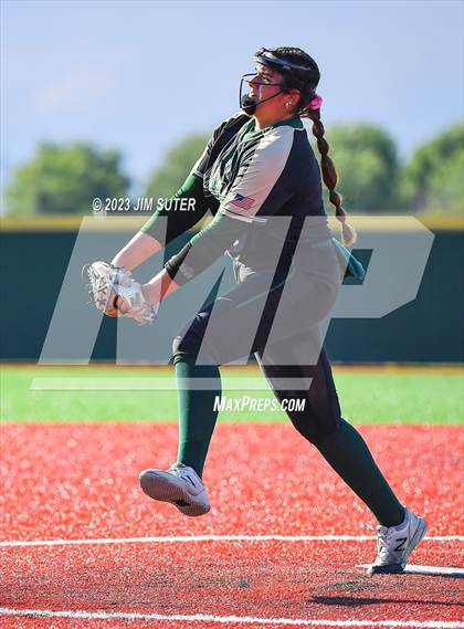 Thumbnail 2 in Georgetown vs Santa Fe (UIL 5A Reg III Semifinal) photogallery.