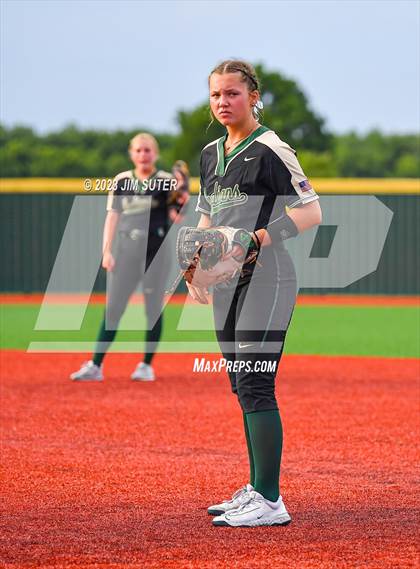 Thumbnail 2 in Georgetown vs Santa Fe (UIL 5A Reg III Semifinal) photogallery.