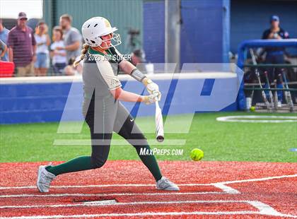 Thumbnail 2 in Georgetown vs Santa Fe (UIL 5A Reg III Semifinal) photogallery.