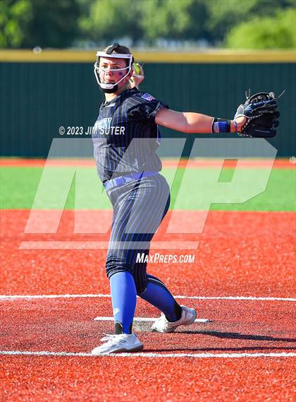 Thumbnail 2 in Georgetown vs Santa Fe (UIL 5A Reg III Semifinal) photogallery.