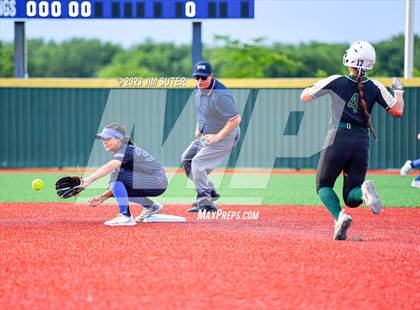 Thumbnail 2 in Georgetown vs Santa Fe (UIL 5A Reg III Semifinal) photogallery.