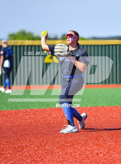 Thumbnail 3 in Georgetown vs Santa Fe (UIL 5A Reg III Semifinal) photogallery.