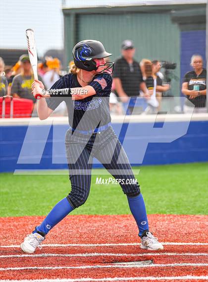 Thumbnail 3 in Georgetown vs Santa Fe (UIL 5A Reg III Semifinal) photogallery.