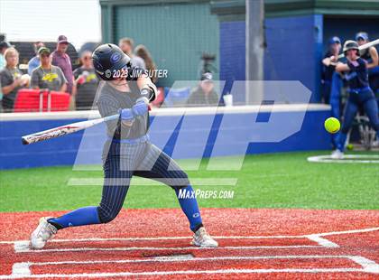 Thumbnail 2 in Georgetown vs Santa Fe (UIL 5A Reg III Semifinal) photogallery.