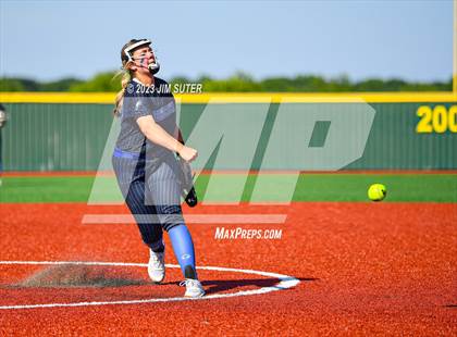 Thumbnail 2 in Georgetown vs Santa Fe (UIL 5A Reg III Semifinal) photogallery.