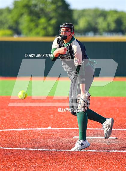 Thumbnail 2 in Georgetown vs Santa Fe (UIL 5A Reg III Semifinal) photogallery.