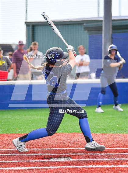 Thumbnail 2 in Georgetown vs Santa Fe (UIL 5A Reg III Semifinal) photogallery.