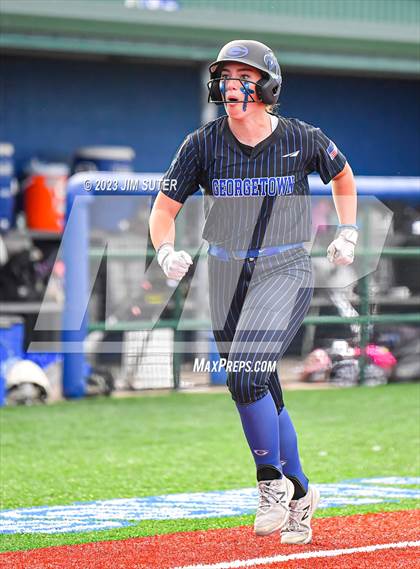 Thumbnail 2 in Georgetown vs Santa Fe (UIL 5A Reg III Semifinal) photogallery.