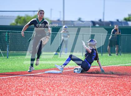 Thumbnail 1 in Georgetown vs Santa Fe (UIL 5A Reg III Semifinal) photogallery.