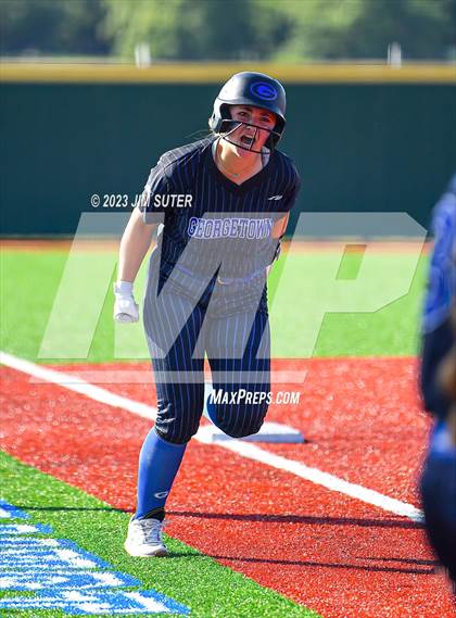 Thumbnail 2 in Georgetown vs Santa Fe (UIL 5A Reg III Semifinal) photogallery.