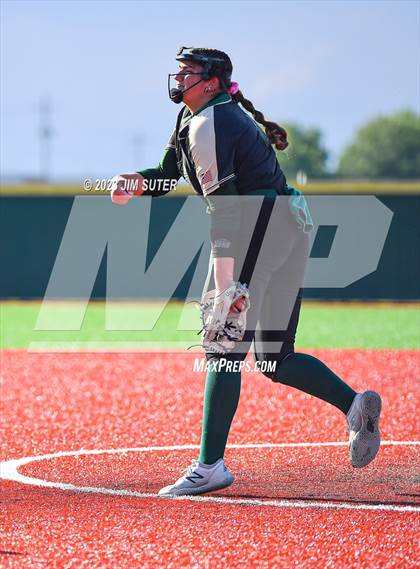 Thumbnail 2 in Georgetown vs Santa Fe (UIL 5A Reg III Semifinal) photogallery.