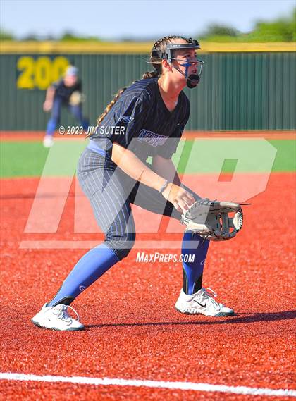 Thumbnail 1 in Georgetown vs Santa Fe (UIL 5A Reg III Semifinal) photogallery.