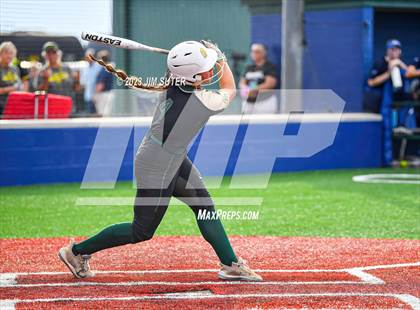 Thumbnail 1 in Georgetown vs Santa Fe (UIL 5A Reg III Semifinal) photogallery.