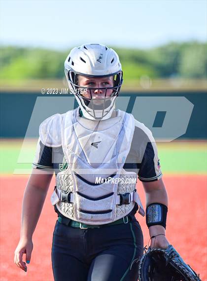 Thumbnail 2 in Georgetown vs Santa Fe (UIL 5A Reg III Semifinal) photogallery.