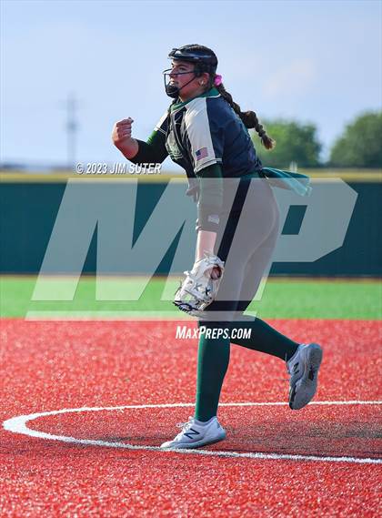 Thumbnail 3 in Georgetown vs Santa Fe (UIL 5A Reg III Semifinal) photogallery.