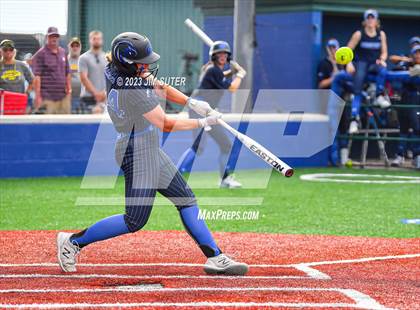 Thumbnail 1 in Georgetown vs Santa Fe (UIL 5A Reg III Semifinal) photogallery.