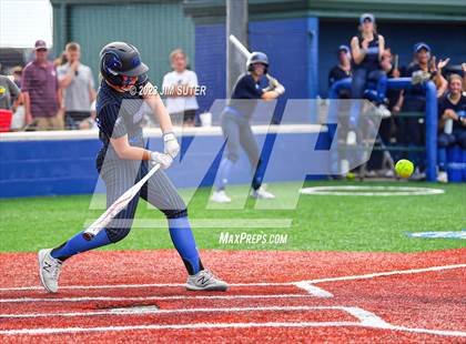 Thumbnail 3 in Georgetown vs Santa Fe (UIL 5A Reg III Semifinal) photogallery.