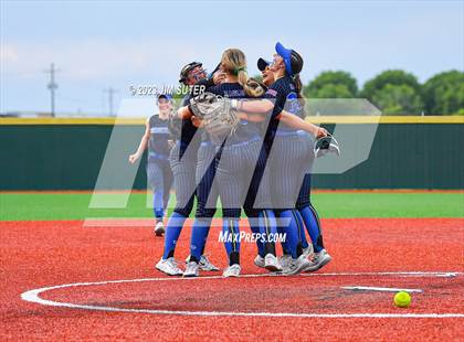Thumbnail 3 in Georgetown vs Santa Fe (UIL 5A Reg III Semifinal) photogallery.