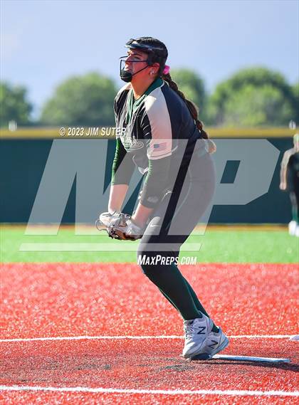 Thumbnail 1 in Georgetown vs Santa Fe (UIL 5A Reg III Semifinal) photogallery.