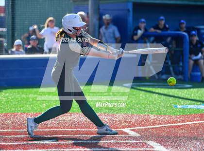 Thumbnail 2 in Georgetown vs Santa Fe (UIL 5A Reg III Semifinal) photogallery.