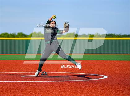Thumbnail 1 in Georgetown vs Santa Fe (UIL 5A Reg III Semifinal) photogallery.