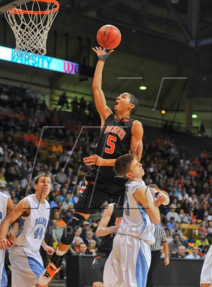 Thumbnail 3 in Valor Christian vs. Lewis-Palmer (CHSAA 4A Final) photogallery.