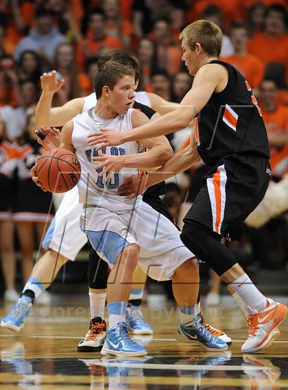 Thumbnail 3 in Valor Christian vs. Lewis-Palmer (CHSAA 4A Final) photogallery.
