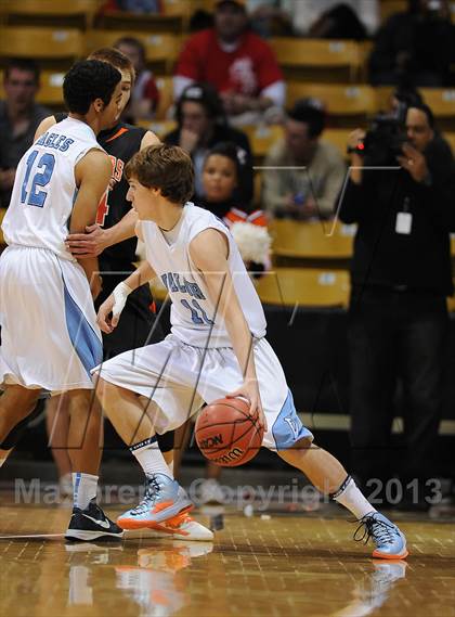 Thumbnail 2 in Valor Christian vs. Lewis-Palmer (CHSAA 4A Final) photogallery.