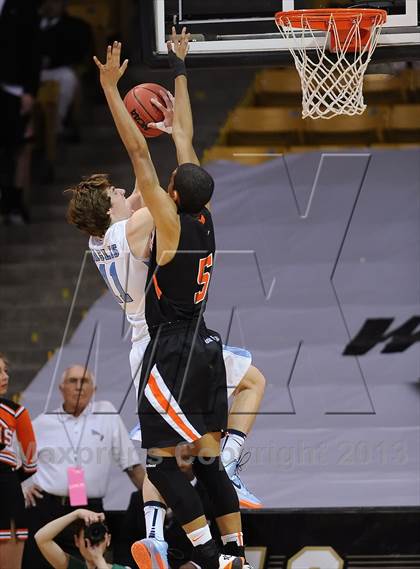 Thumbnail 3 in Valor Christian vs. Lewis-Palmer (CHSAA 4A Final) photogallery.