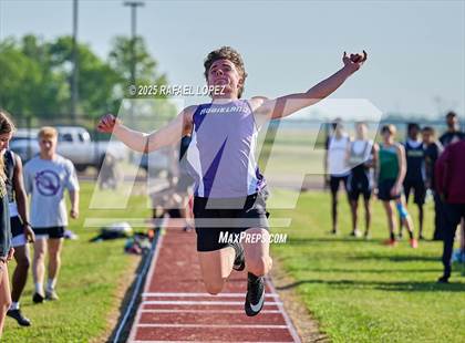 Thumbnail 1 in Lake Houston Conquerors Invitational (Long Jump) photogallery.