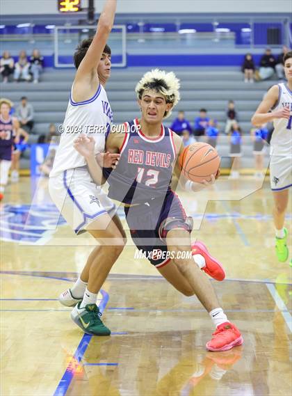 Thumbnail 1 in Springville vs. Pleasant Grove (5 for the Fight National Hoopfest) photogallery.