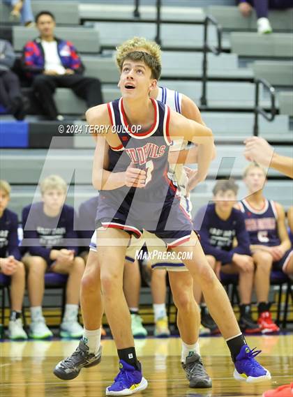 Thumbnail 2 in Springville vs. Pleasant Grove (5 for the Fight National Hoopfest) photogallery.
