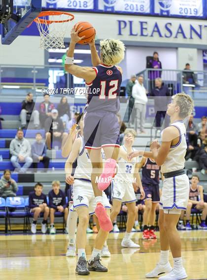 Thumbnail 2 in Springville vs. Pleasant Grove (5 for the Fight National Hoopfest) photogallery.