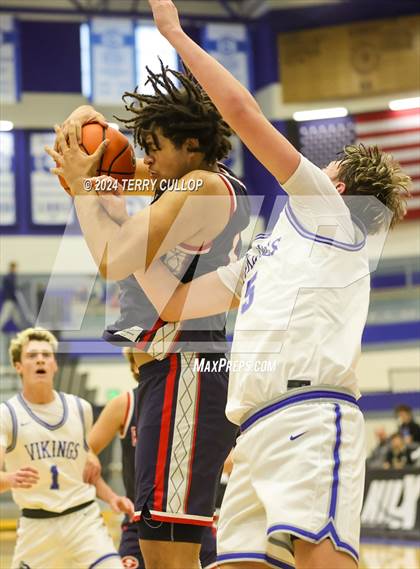 Thumbnail 3 in Springville vs. Pleasant Grove (5 for the Fight National Hoopfest) photogallery.