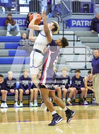 Thumbnail 3 in Springville vs. Pleasant Grove (5 for the Fight National Hoopfest) photogallery.