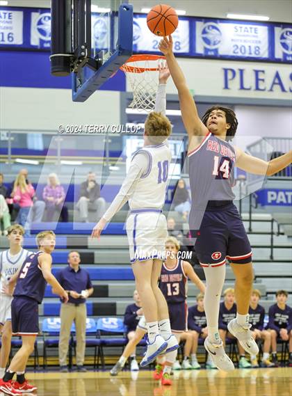 Thumbnail 1 in Springville vs. Pleasant Grove (5 for the Fight National Hoopfest) photogallery.
