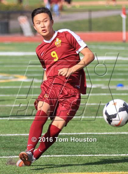 Thumbnail 2 in Covina vs La Canada (CIF SS D6 Quarterfinal) photogallery.