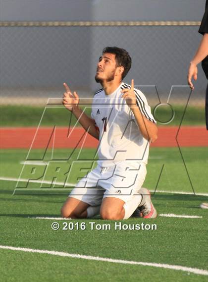 Thumbnail 3 in Covina vs La Canada (CIF SS D6 Quarterfinal) photogallery.