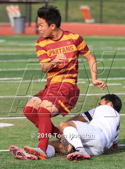 Thumbnail 2 in Covina vs La Canada (CIF SS D6 Quarterfinal) photogallery.