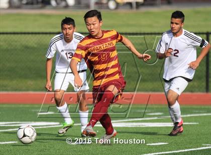 Thumbnail 3 in Covina vs La Canada (CIF SS D6 Quarterfinal) photogallery.