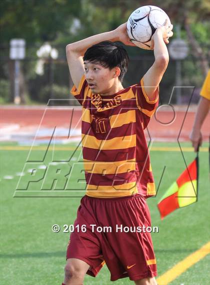 Thumbnail 2 in Covina vs La Canada (CIF SS D6 Quarterfinal) photogallery.