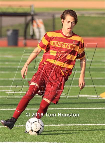 Thumbnail 3 in Covina vs La Canada (CIF SS D6 Quarterfinal) photogallery.
