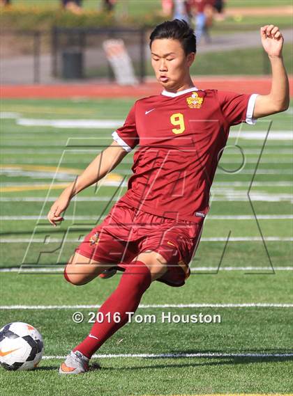 Thumbnail 3 in Covina vs La Canada (CIF SS D6 Quarterfinal) photogallery.