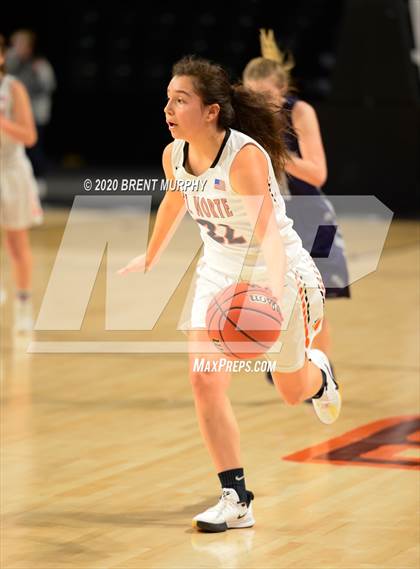 Thumbnail 3 in Del Norte vs. Wray (CHSAA 2A Great 8) photogallery.