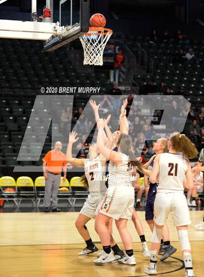 Thumbnail 2 in Del Norte vs. Wray (CHSAA 2A Great 8) photogallery.