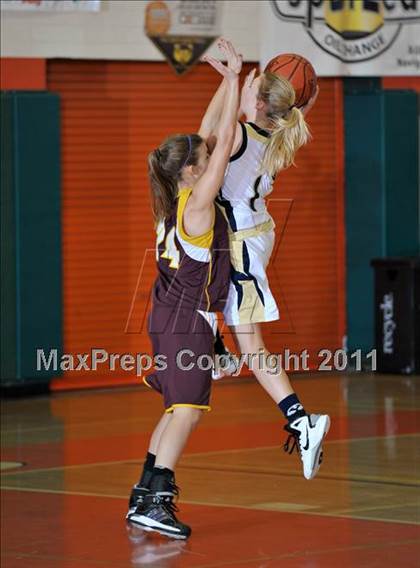 Thumbnail 2 in Yucaipa vs. Arlington (Lady Bears Holiday Classic) photogallery.