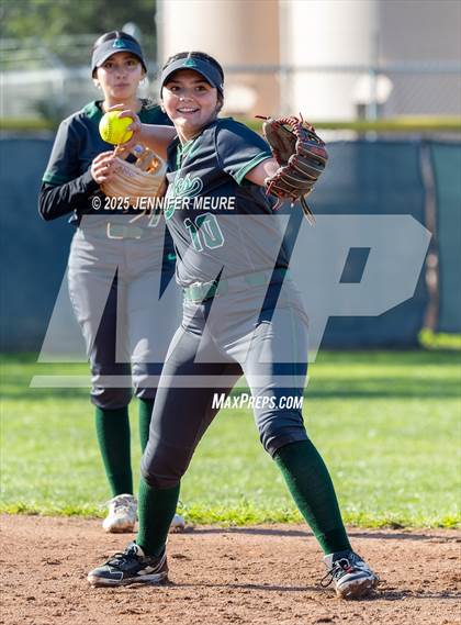 Thumbnail 2 in Central Valley vs. Hughson photogallery.