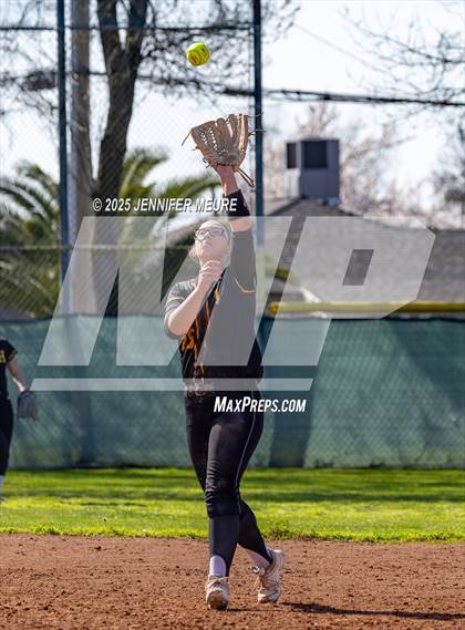 Thumbnail 3 in Central Valley vs. Hughson photogallery.