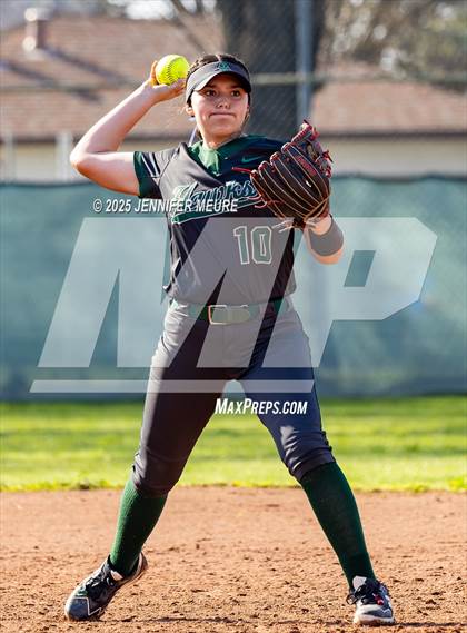 Thumbnail 2 in Central Valley vs. Hughson photogallery.