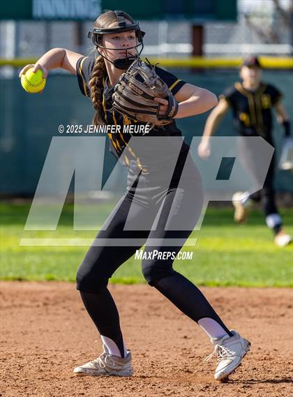 Thumbnail 3 in Central Valley vs. Hughson photogallery.